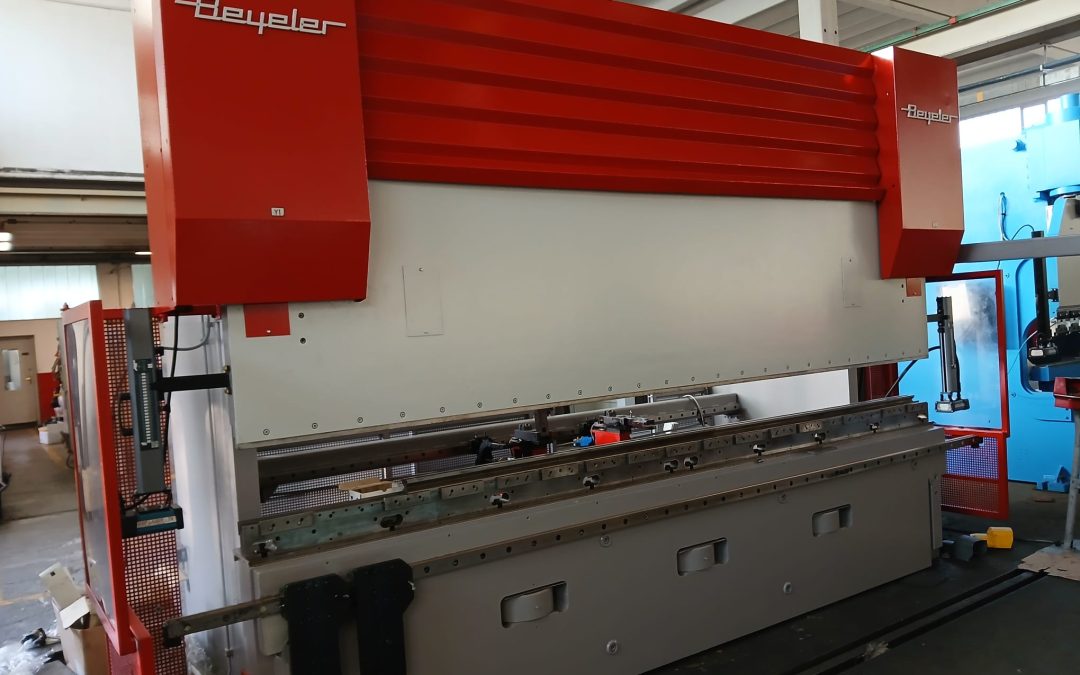 Piegatrice usata BEYELER PR8 320-4100 cnc 8 assi