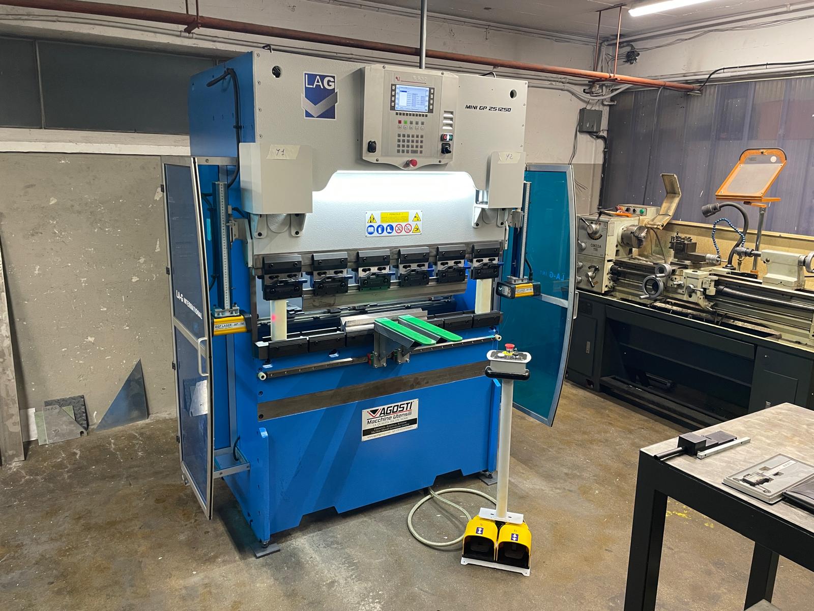 Piegatrice usata LAG GASPARINI MINI-GP 2512 cnc 4 assi WhatsApp Image 2026-05-11 at 23.52.53