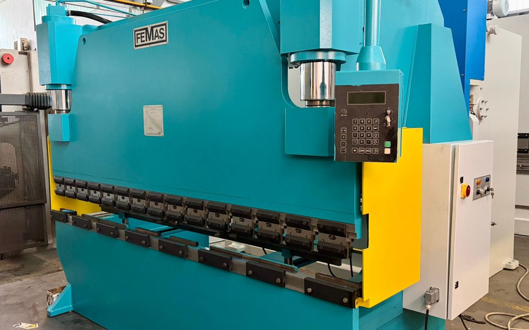 Piegatrice usata FEMAS PHS 100-3000 cnc 4 assi